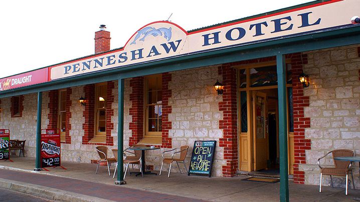 The Penneshaw Hotel in South Australia where Anthony Read was drinking before he died in a car crash. (supplied)