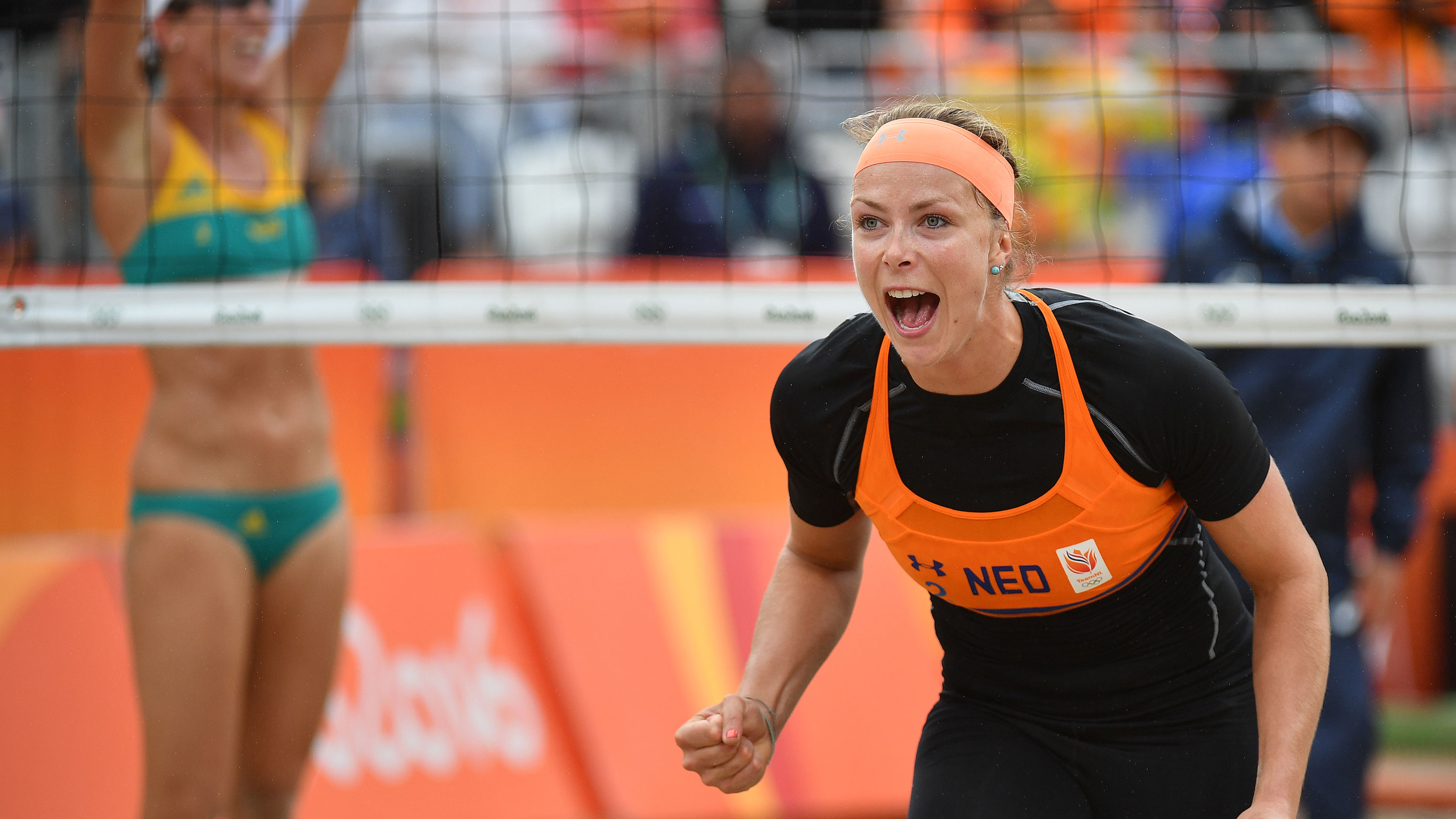 Rio Olympics Beach Volleyball Players Cover Up For Wet And Chilly Copacabana