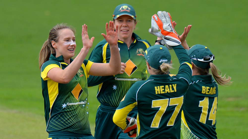 Sciver, Knight lead hosts to big World Cup win over Pakistan