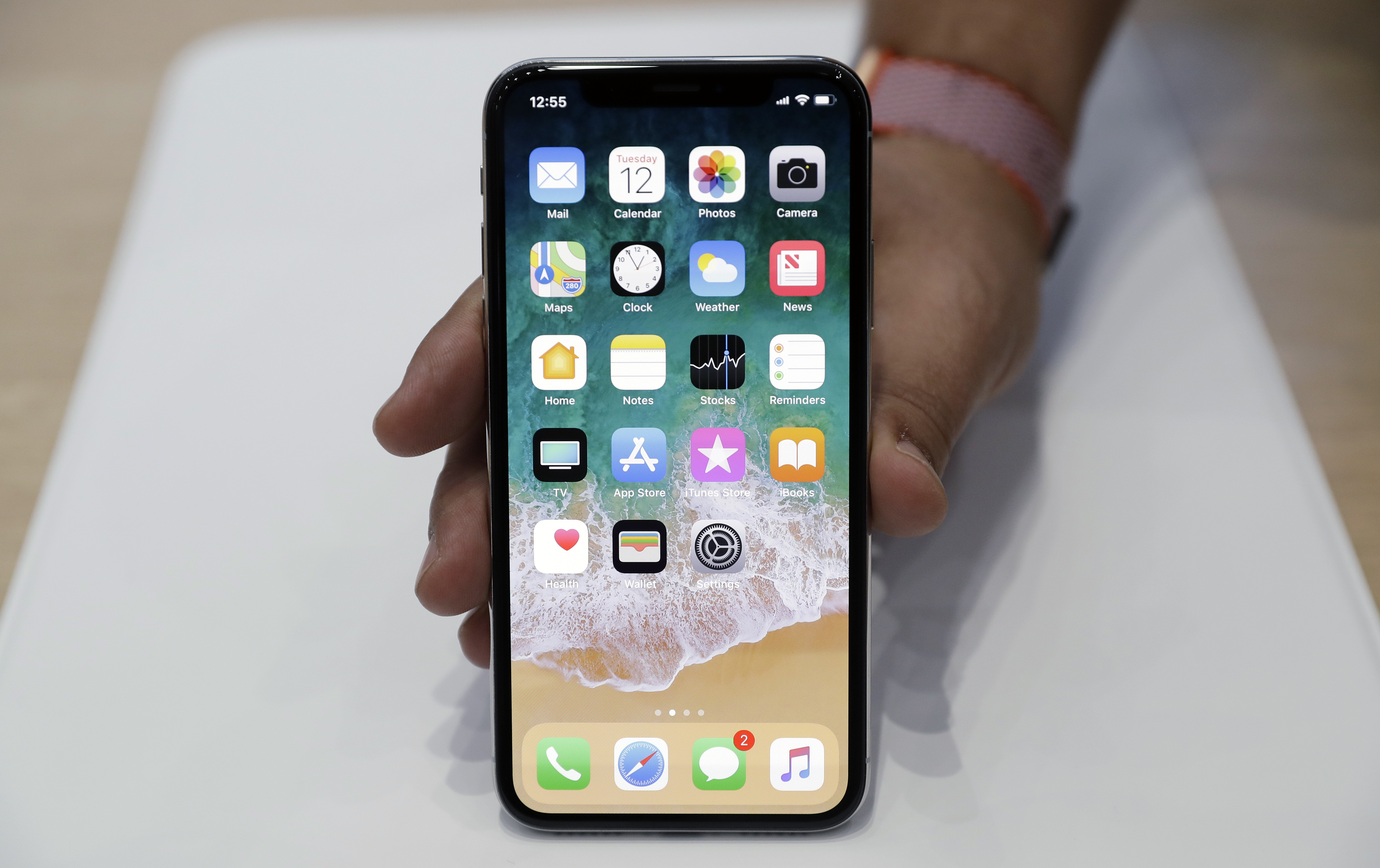 worth-the-money-all-the-new-features-of-apple-s-1500-iphone-x