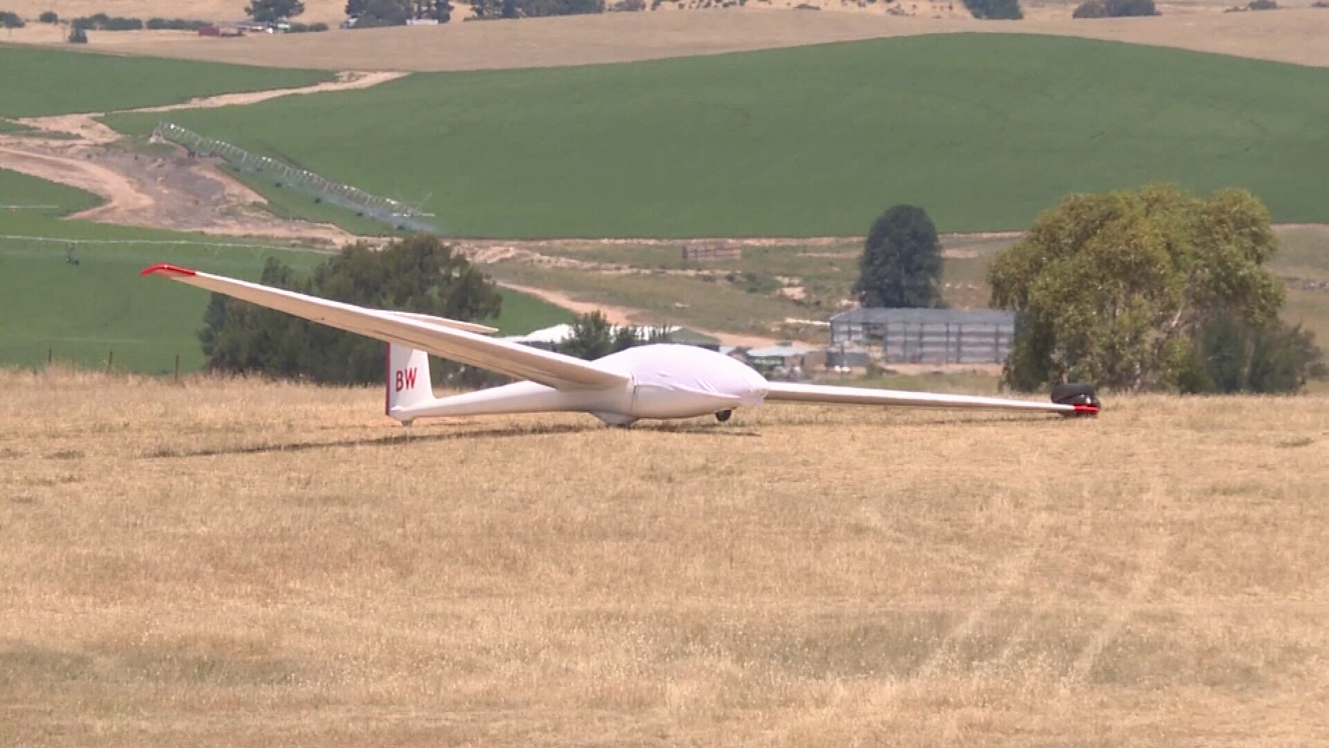 Pilot dies after glider crashes at airfield near Bathurst