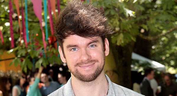 love island narrator love island narrator