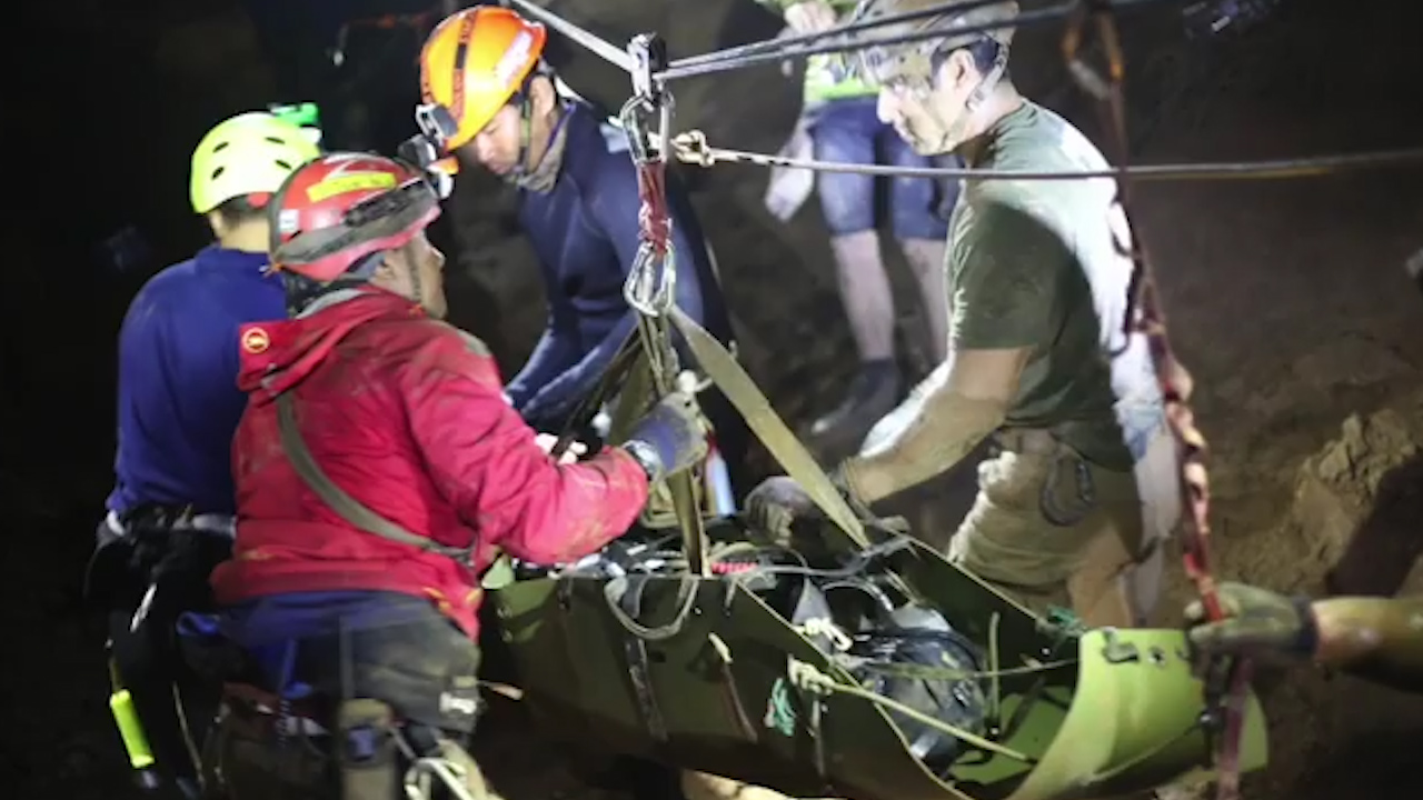 Thai Navy SEALS release footage of cave rescue