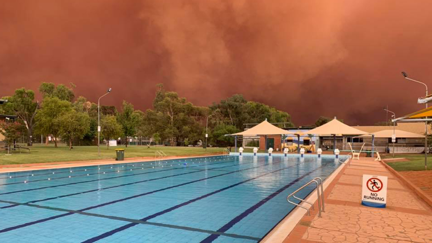 Weather Australia dust storm grips Condobolin