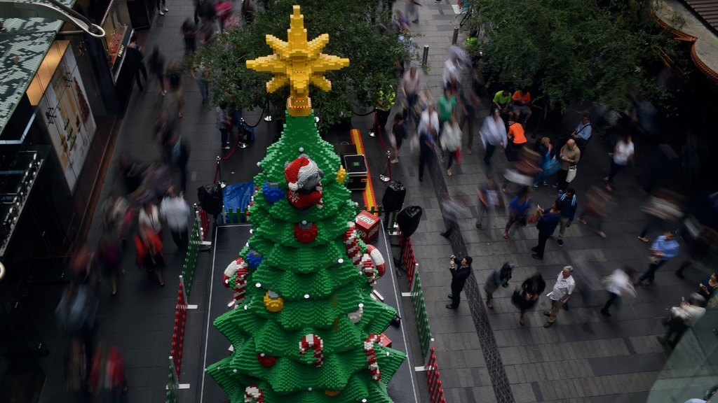 500,000 Lego bricks build Sydney Christmas tree 9News