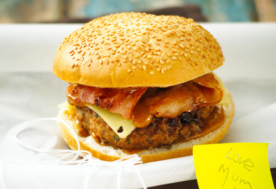 Barbecue pork and bacon burger - 9Kitchen