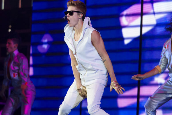 Justin Bieber Embroiled In Crazy Penis Enlargement Lawsuit And Nude Dad