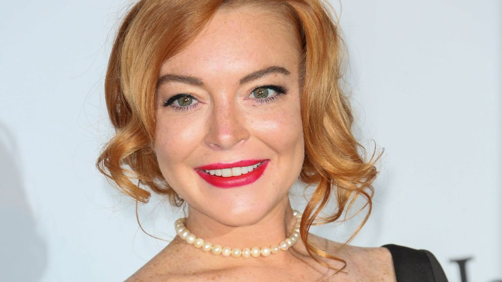 Lindsay Lohan calls on people to 'stop bullying' Donald Trump