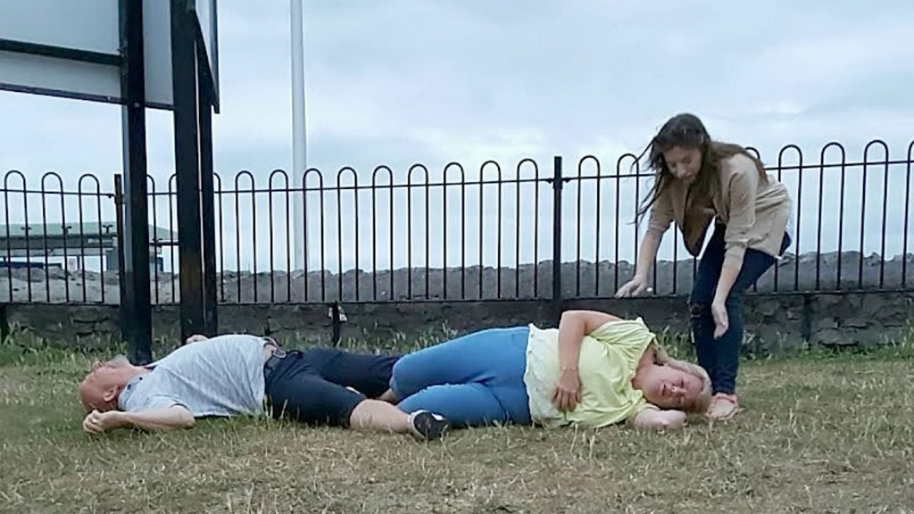 Couple gets knocked out practicing 'Dirty Dancing' lift for wedding