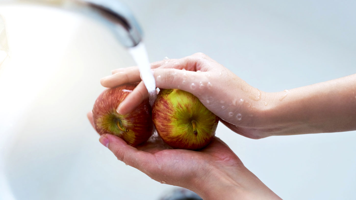 Apple peel pesticide residue best washed off by baking soda solution