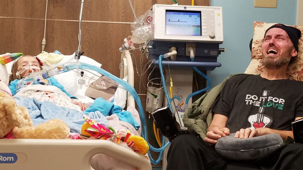 Mum shares tragic picture of sick daughter and father