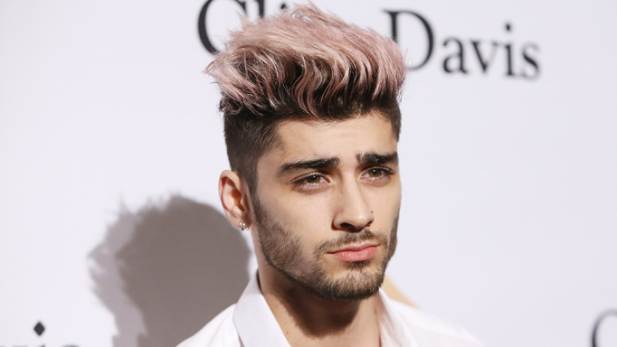 Zayn Malik Reveals Hes Still Close To Ex One Direction Bandmatebut The Others Wont Return His 