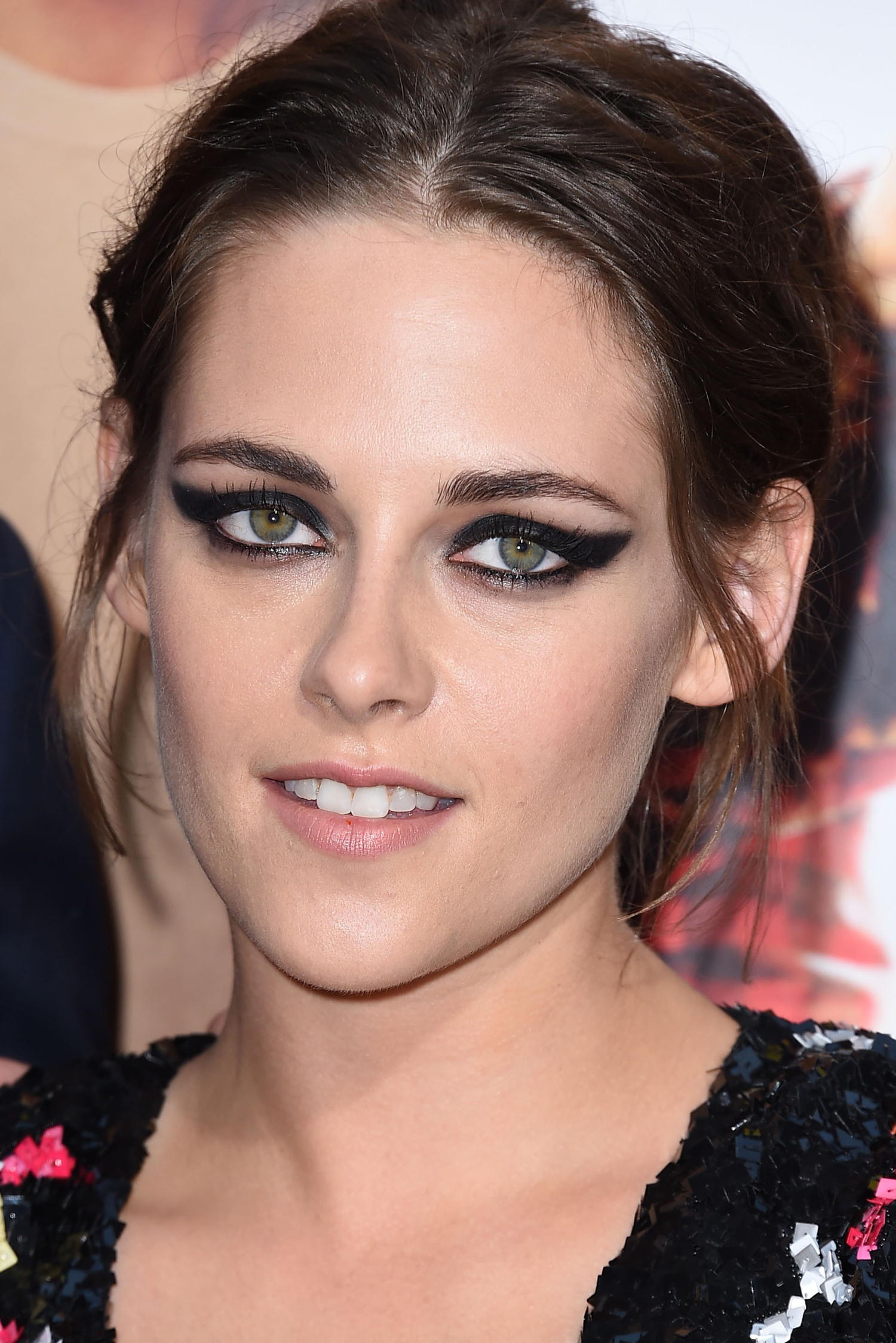 Kristen Stewart Wore This Cat Eye Runway Look For Real Life 