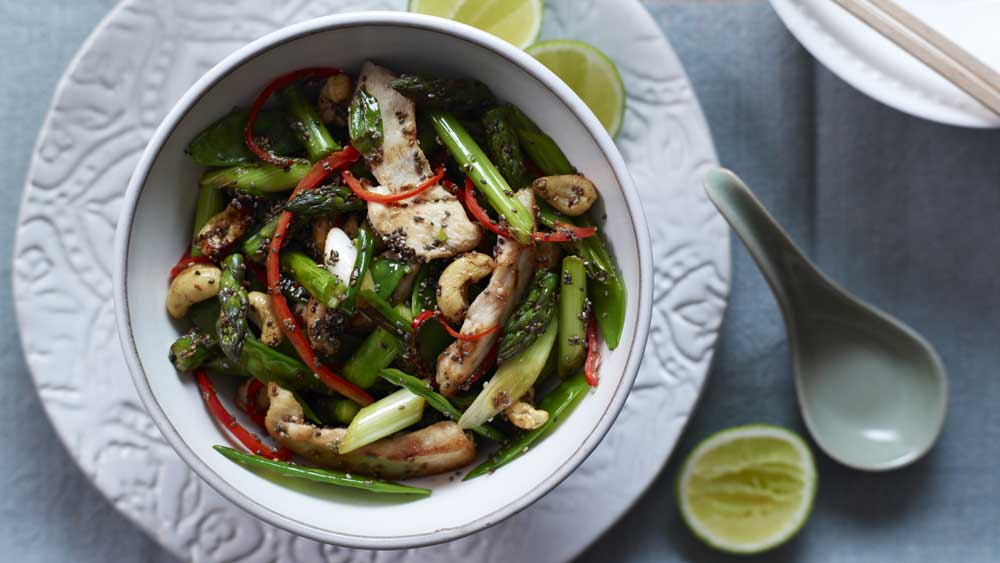 James Duigan's chicken, asparagus and cashew nut stirfry 9Coach