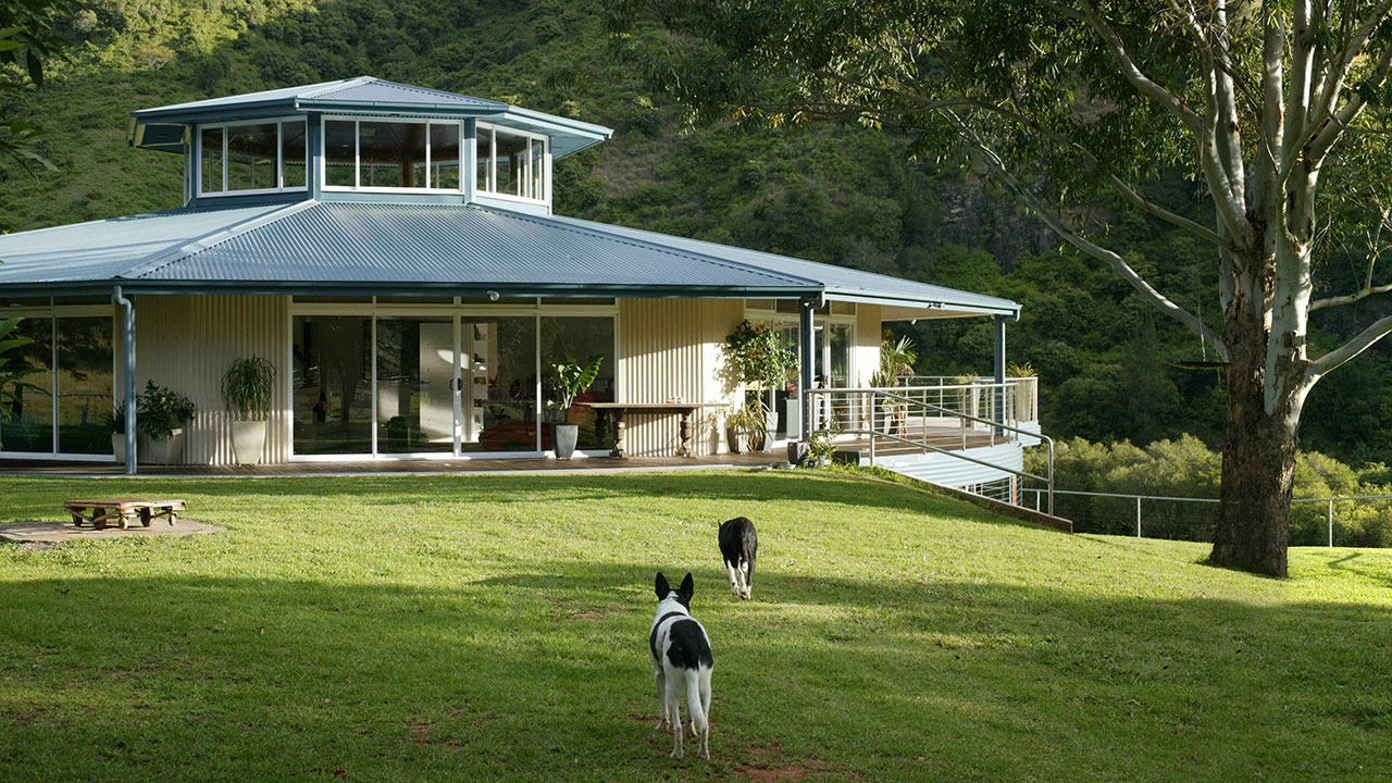 Uncategorized Everingham Rotating House rotating house caffreys flat nsw unreal estate extras season 1 and none of his visitors have ever suffered from motion sickness