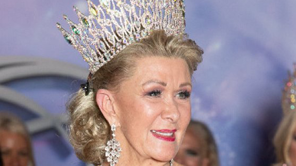 60 Year Old Is Australias Oldest Beauty Pageant Winner 9style