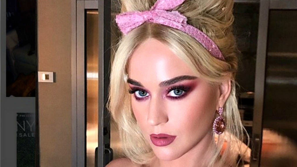 Katy Perry transforms into Barbie in latest look - 9Style