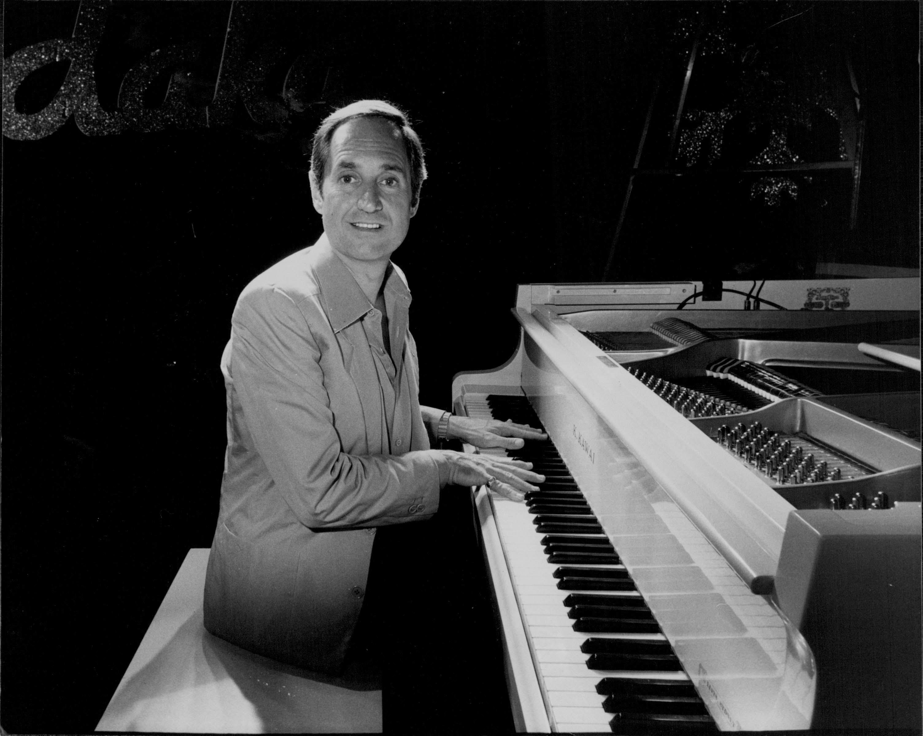 'Devastated': Legendary singer Neil Sedaka dead at 86