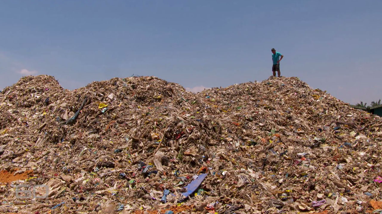 Australia’s recycling lie Plastic dumped, buried and burned in Malaysia