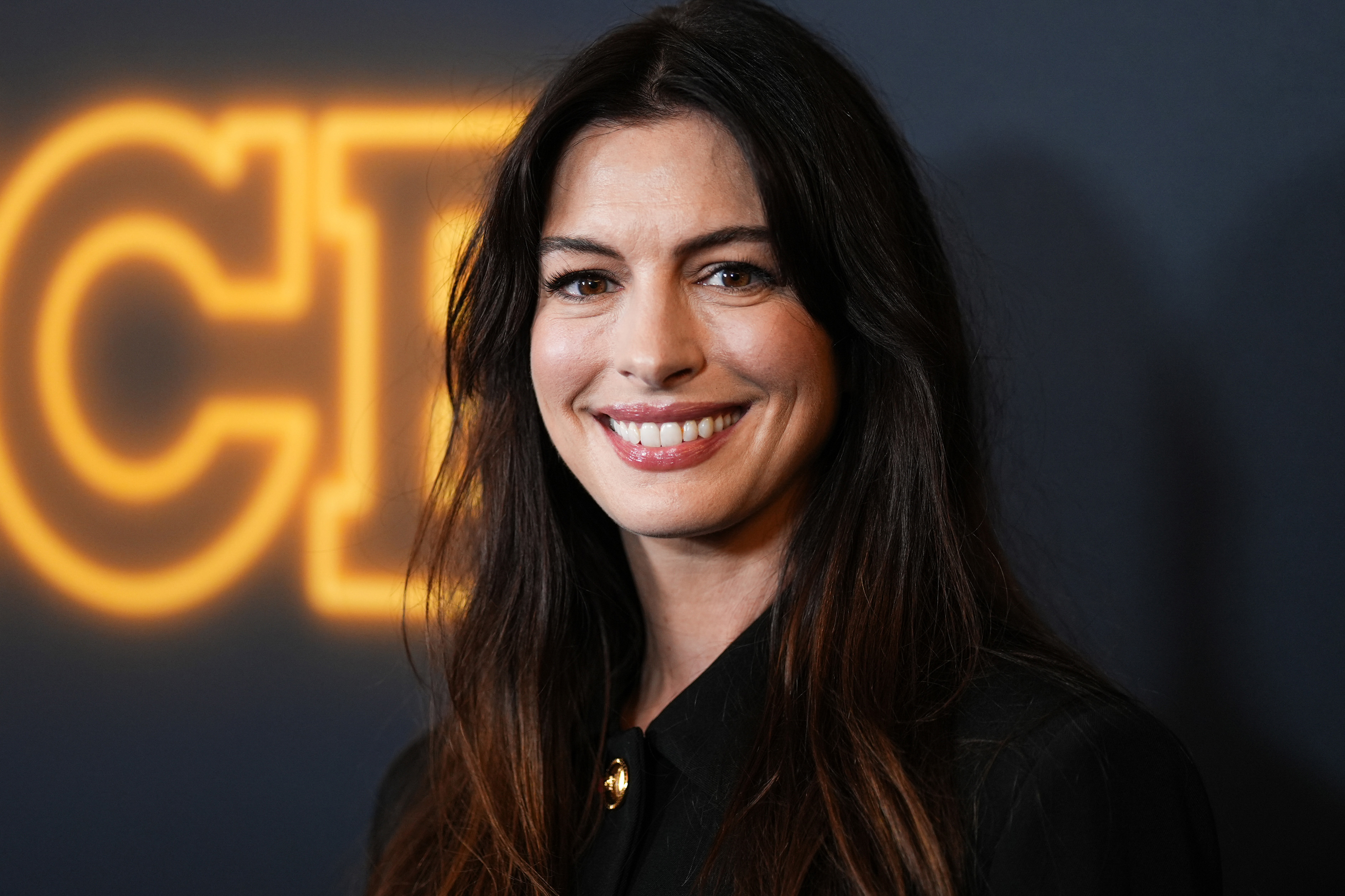 Anne Hathaway reveals she was legally blind for the past decade
