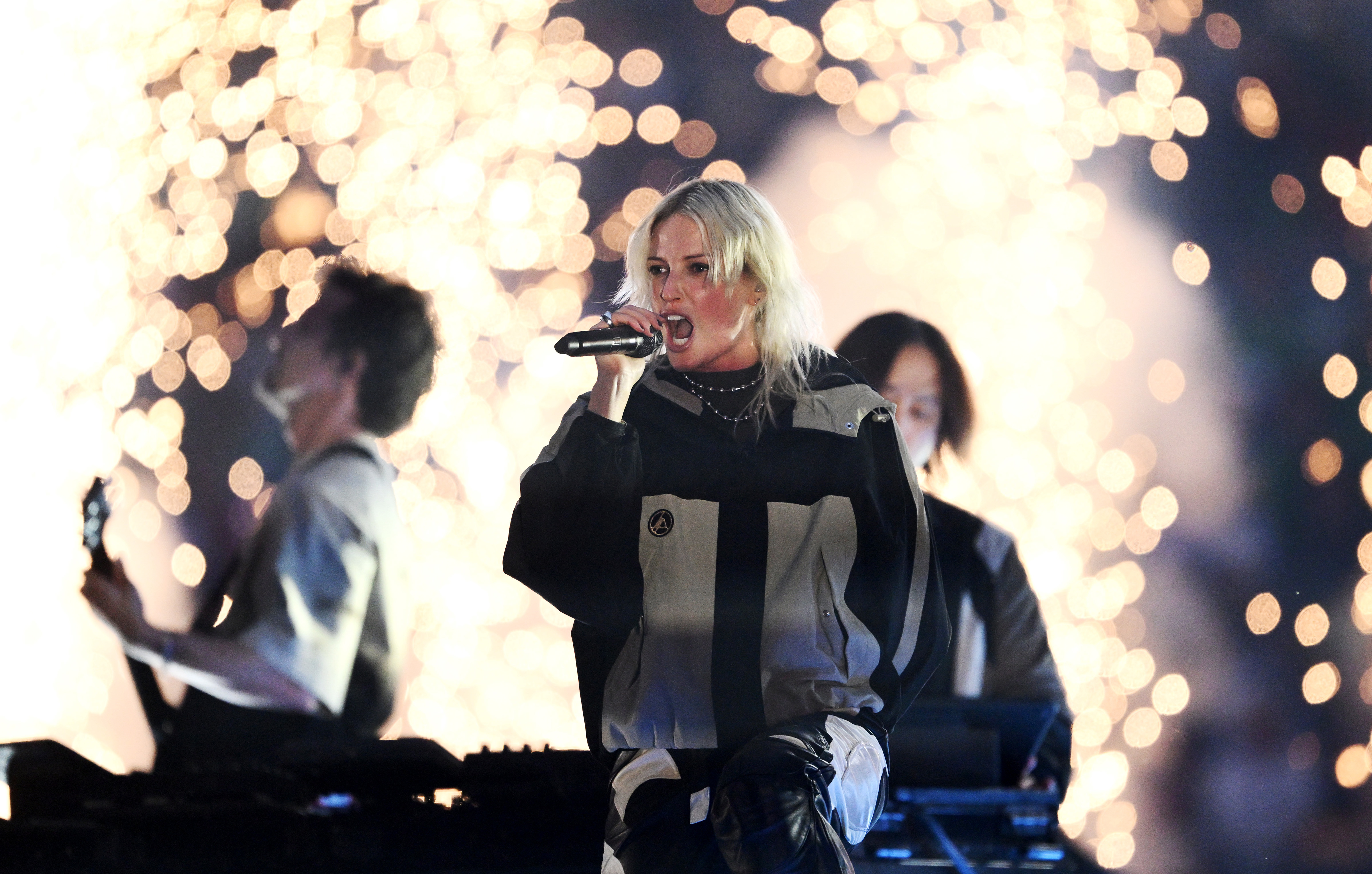 'Extremely difficult decision': Noughties rock legends can Aussie show at 11th hour