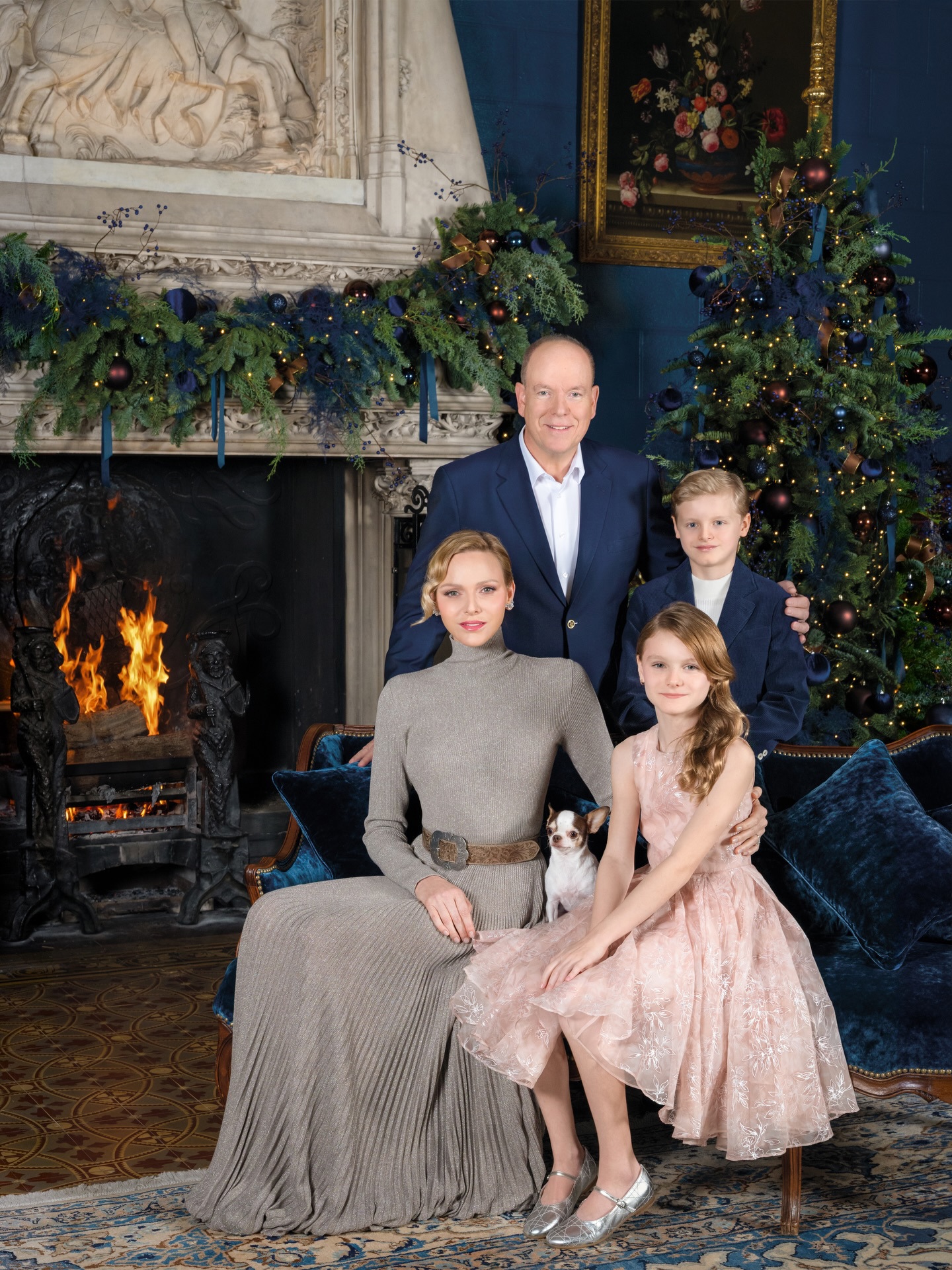 Monaco's royals return to glamourous best for this year's Christmas card