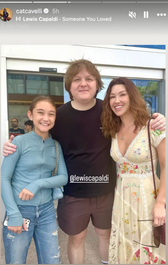 Mum sends a pointed message with Lewis Capaldi amid Chappell Roan drama