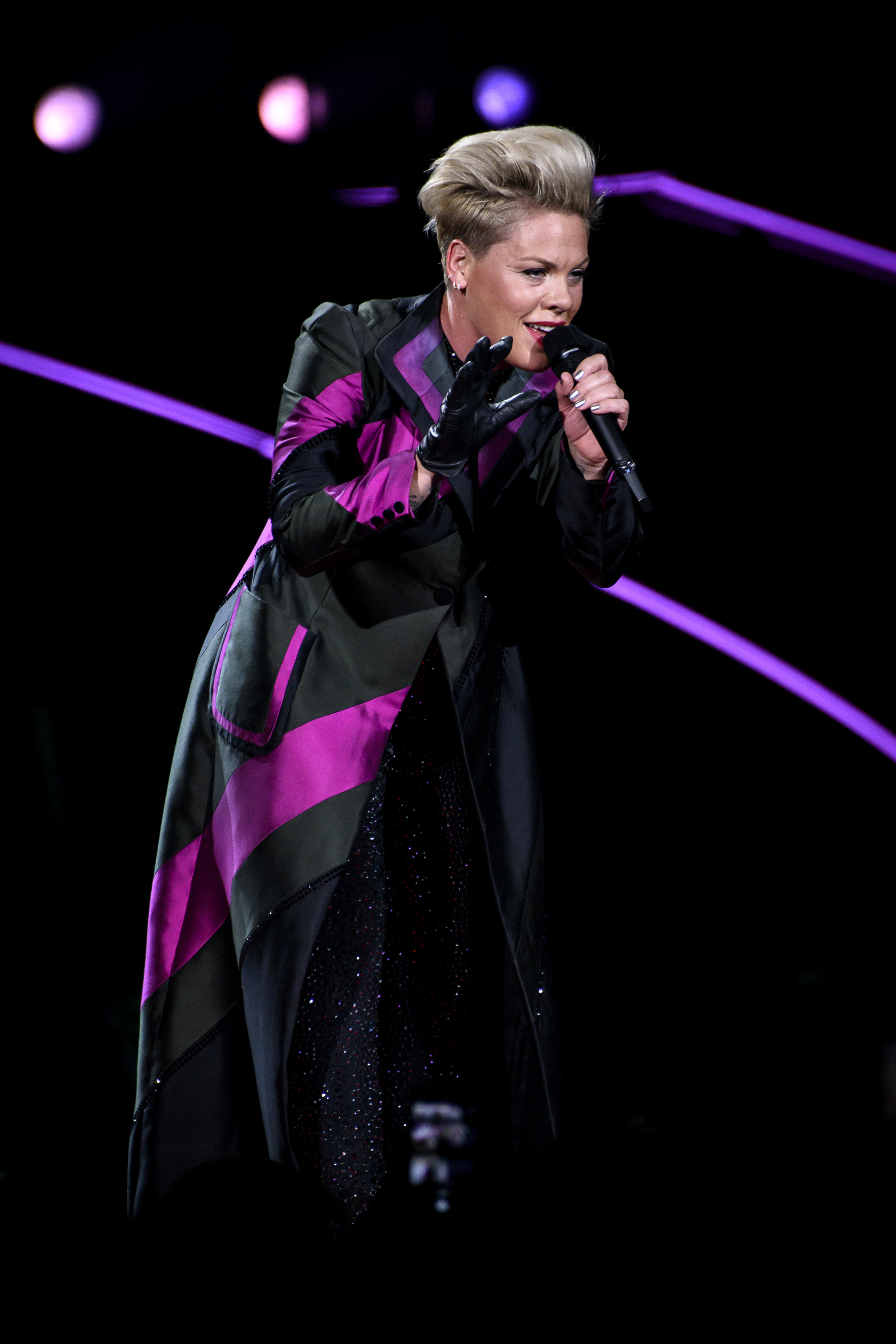 Pink cancels two shows due to 'unforeseen circumstances' after shutting down split rumours