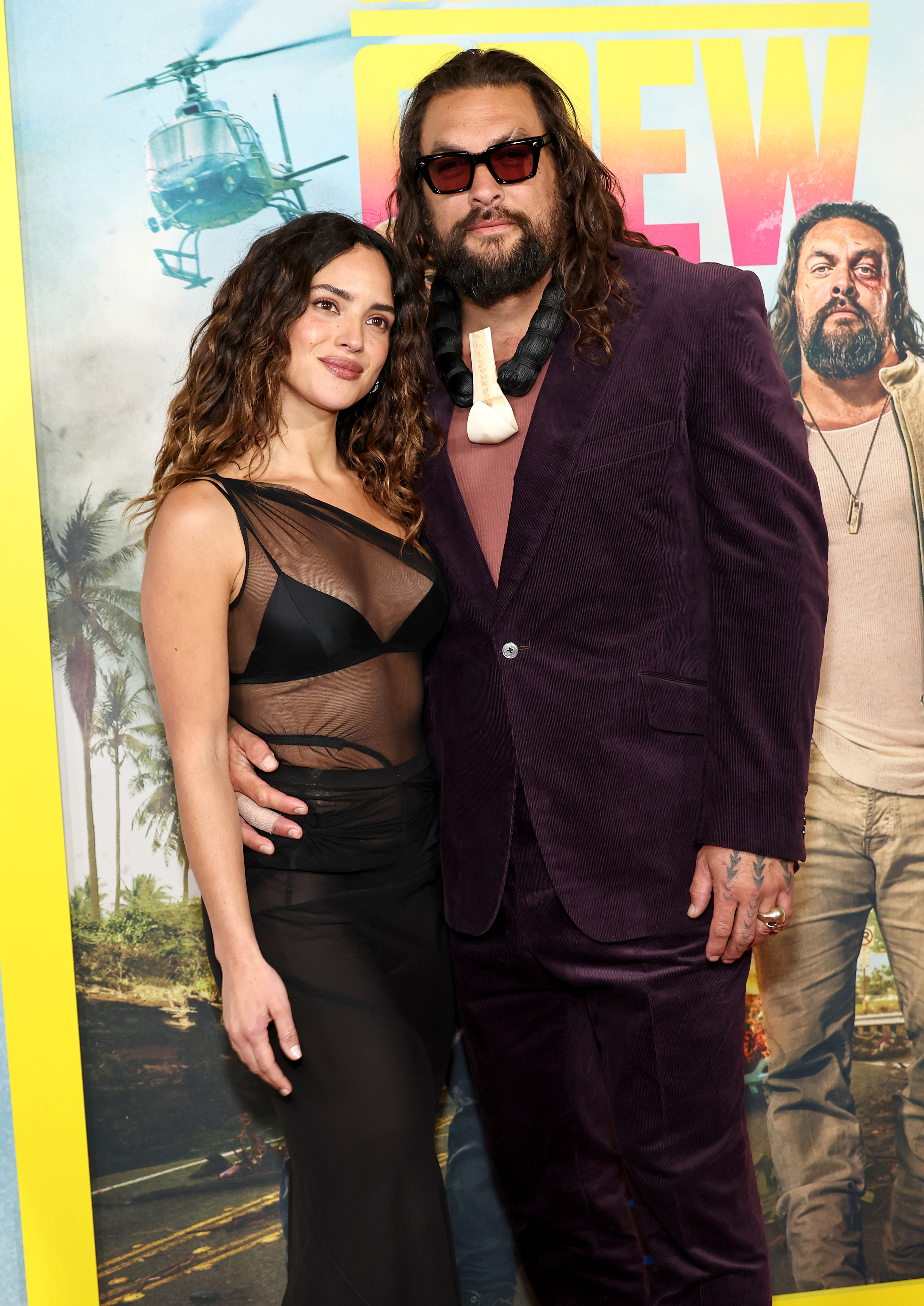 Jason Momoa packs on PDA with girlfriend at premiere of new movie
