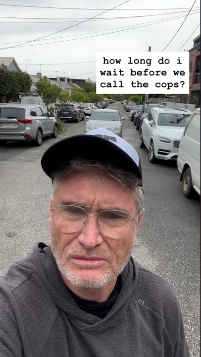 Dave Hughes trapped by driver's 'inconsiderate' move: 'How long do I wait before we call the c﻿ops?'