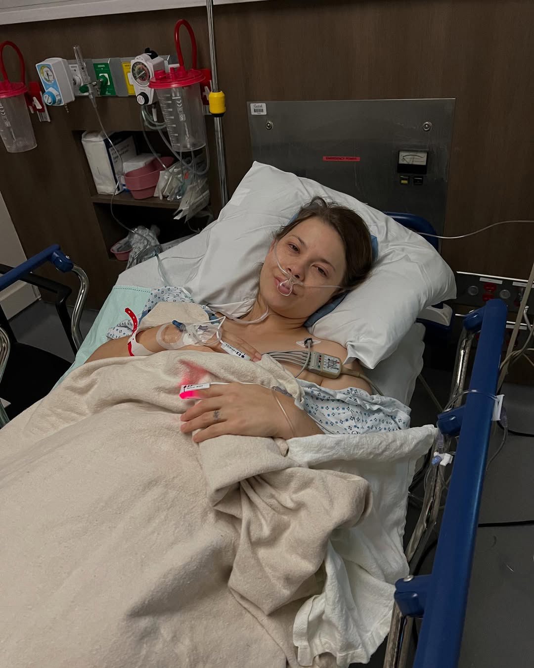 'I am so proud of you': Terri Irwin's heartfelt message after daughter Bindi's emergency surgery