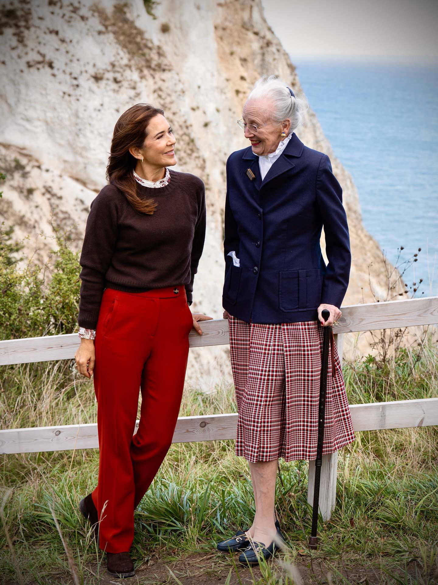 Queen Margrethe II leaves hospital after heart surgery