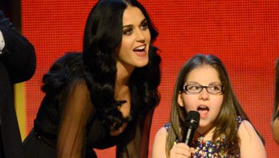 Katy Perry and Jodi DiPiazza at the Night of Too Many Stars autism fundraiser. (Getty)