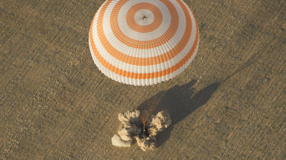 The Soyuz TMA-04M spacecraft is seen as it lands. (AAP)
