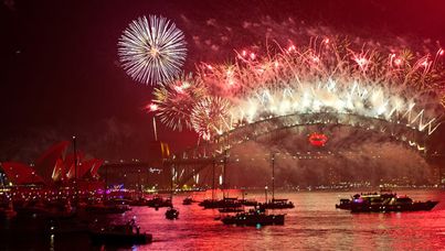 Fireworks over the Sydney Harbour Bridge during New Year's celebrations. (Getty)