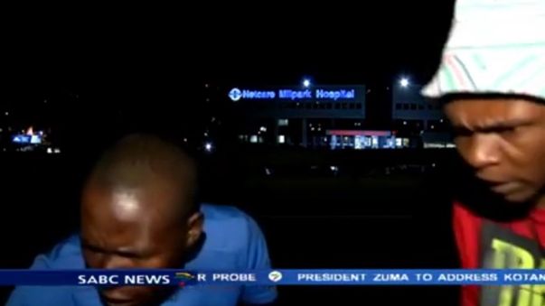 Two thieves rob a South African news crew