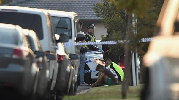 Police remain at the scene this morning. (9NEWS)