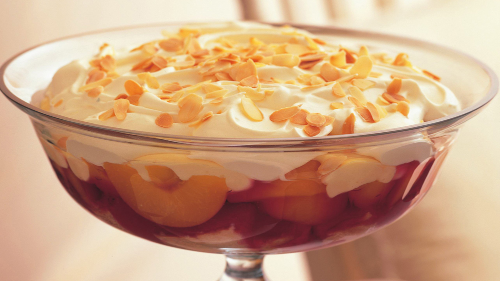 Peach and raspberry trifle - 9Kitchen