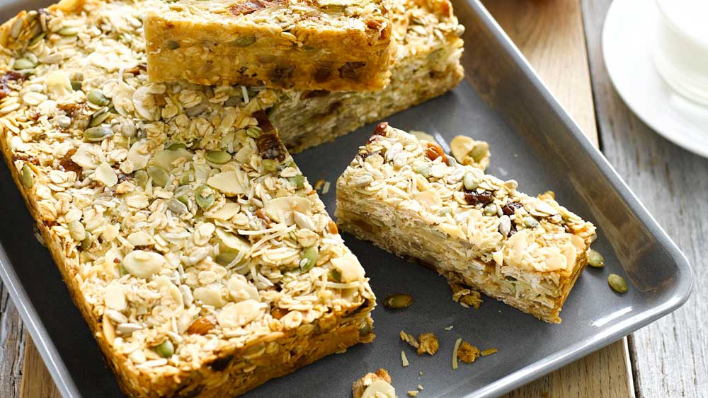 Apple and fig breakfast bars - 9Kitchen