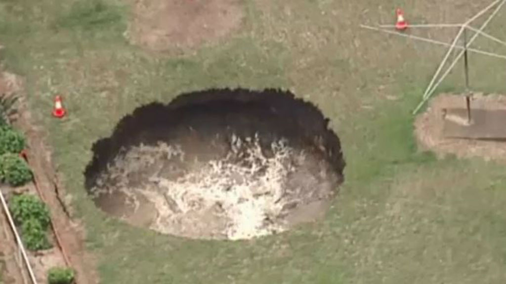 Ipswich sinkhole to be backfilled and homeowners set to return