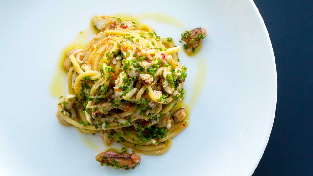 Spaghetti with spanner crab, garlic, chilli, parsley and lemon - 9Kitchen