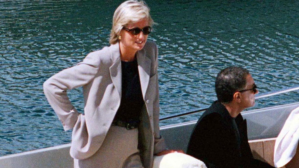 Royal aide says Princess Diana didn’t love Dodi Fayed