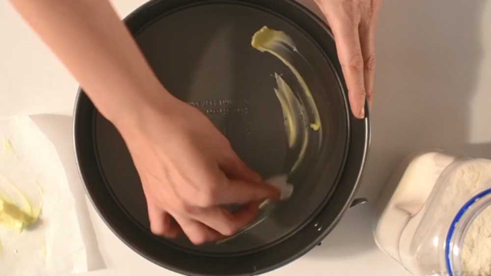 Do You Need To Grease A Silicone Cake Tin