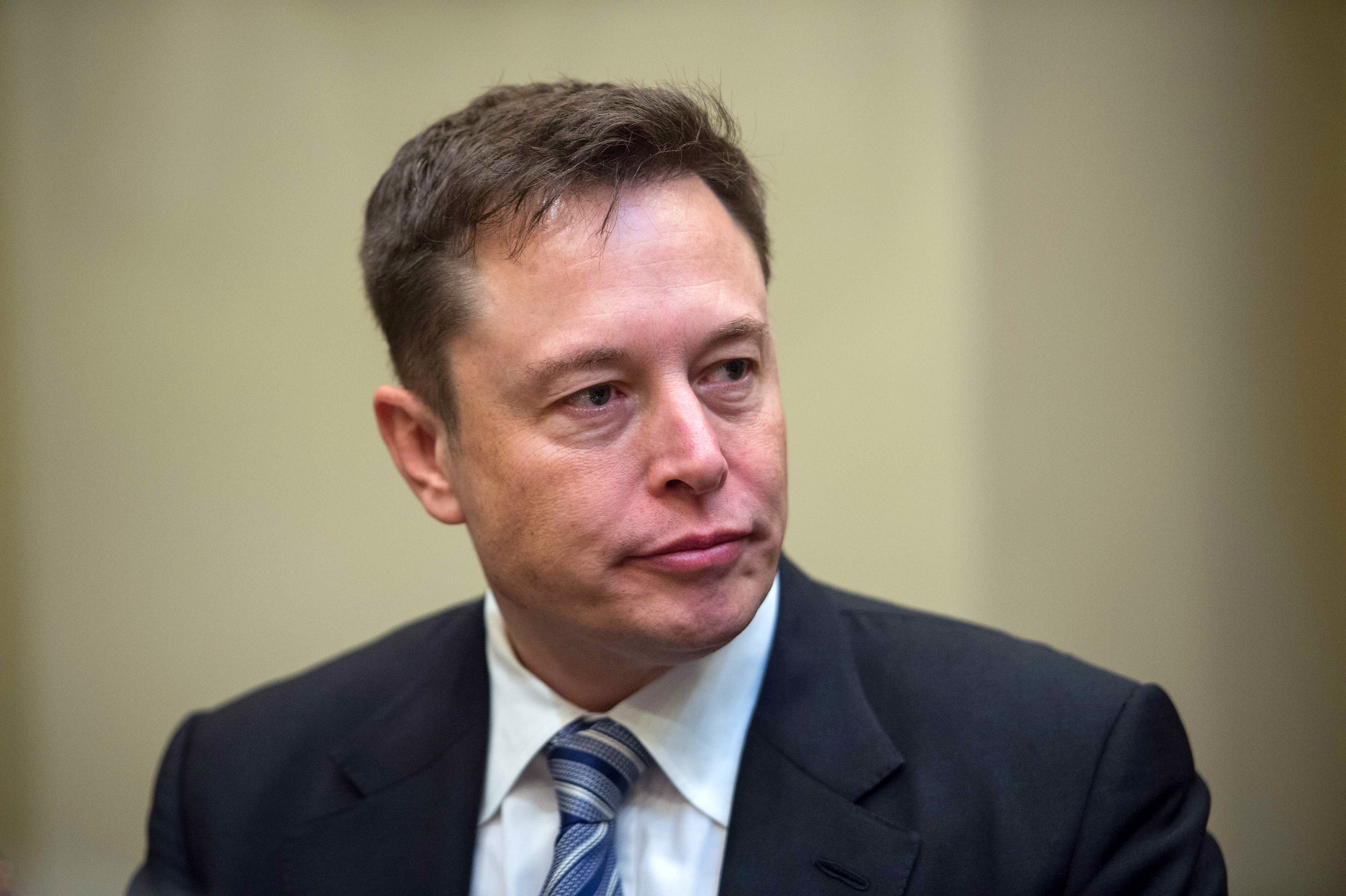 Elon Musk agreed Saturday to step down as chairman of Tesla and pay a $20 million fine in a deal to settle charges brought this week by the Securities and Exchange Commission.