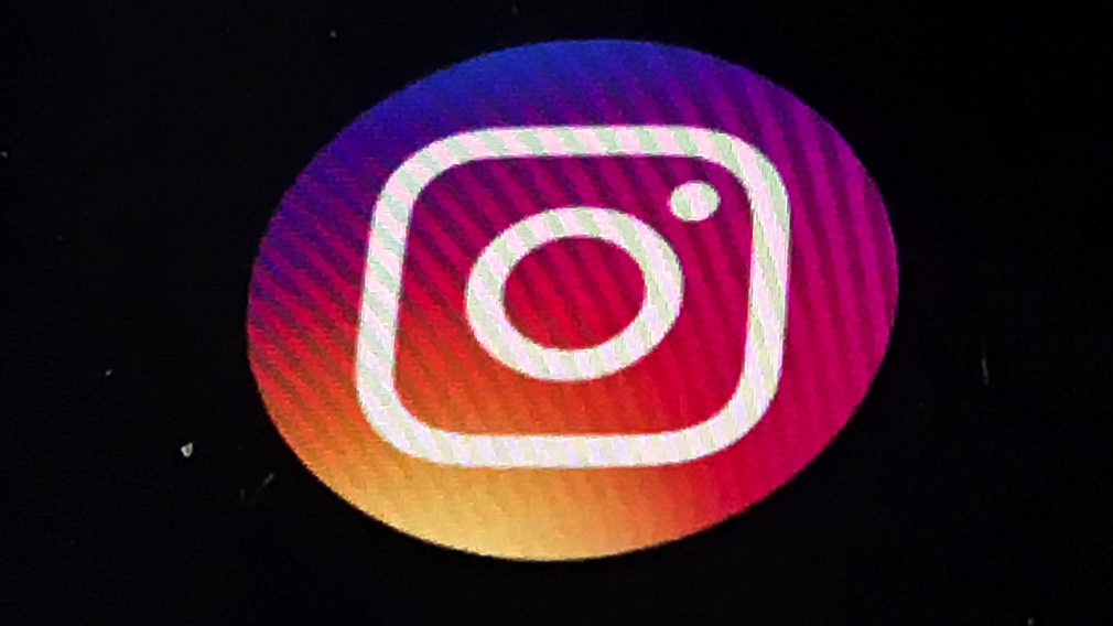 Instagram update horizontal swipe