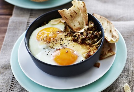 Baghdad eggs with quinoa - 9Kitchen