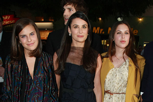 Demi Moore's younger daughters want nothing to do with her - 9TheFix