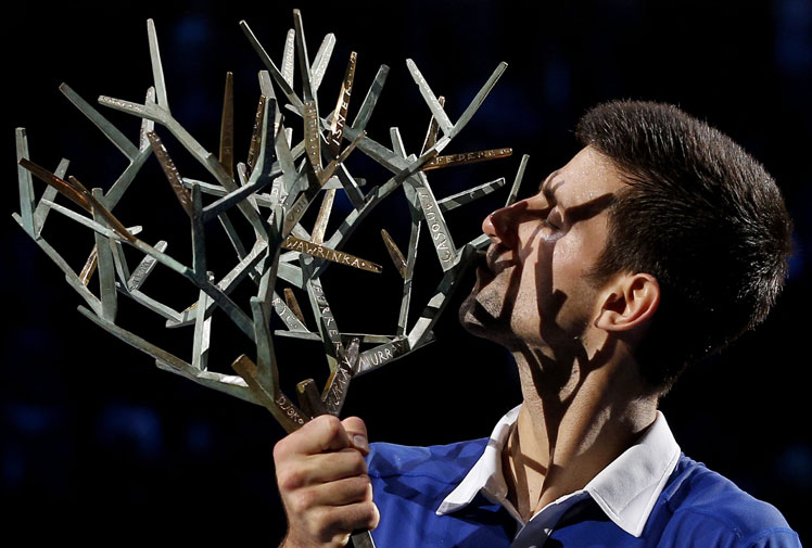 It looks ridiculous; One of the ugliest trophies- Fans react as