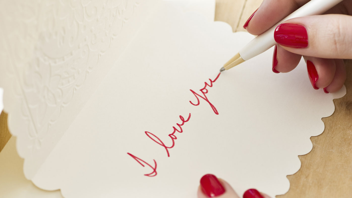 Rüyada Eski Sevgiliden Mektup Almak Sevinmek