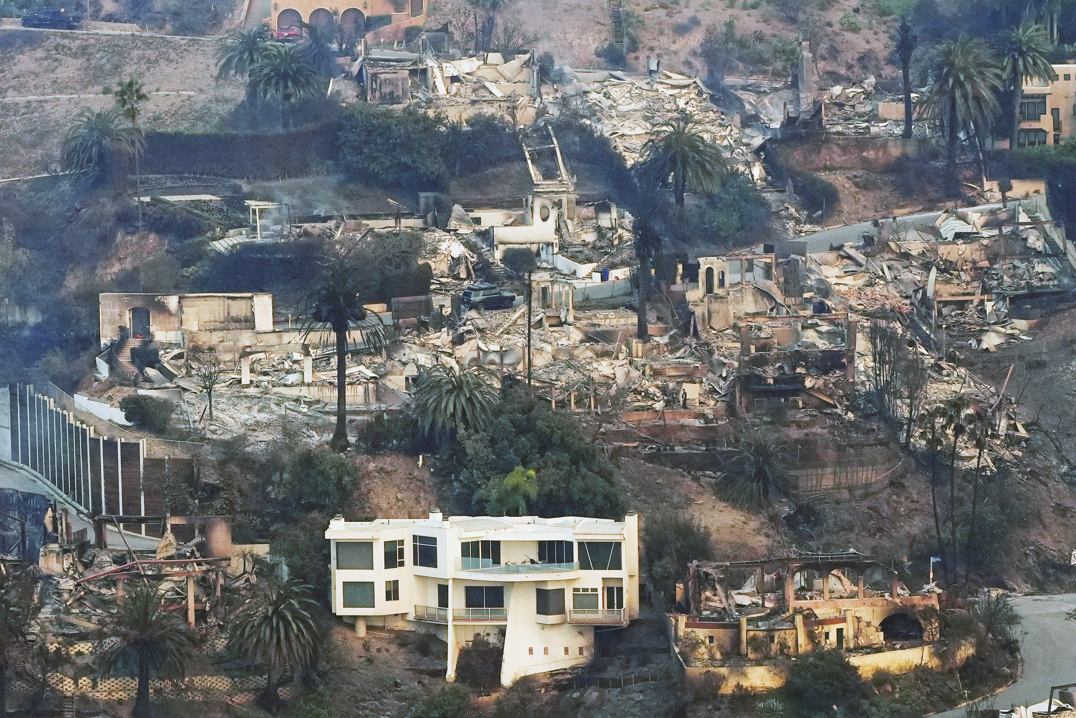 Palisades Fire in Pacific Palisades